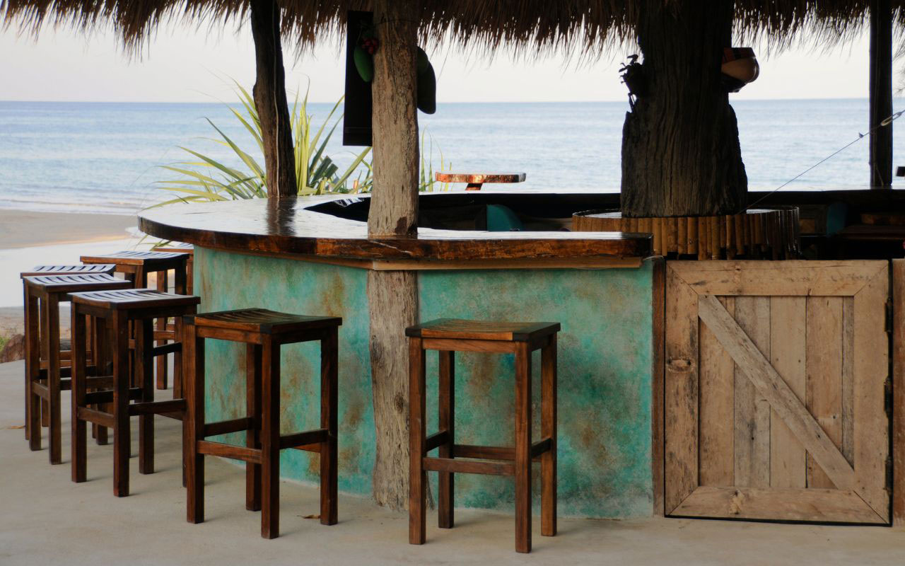 business tiki hut bar